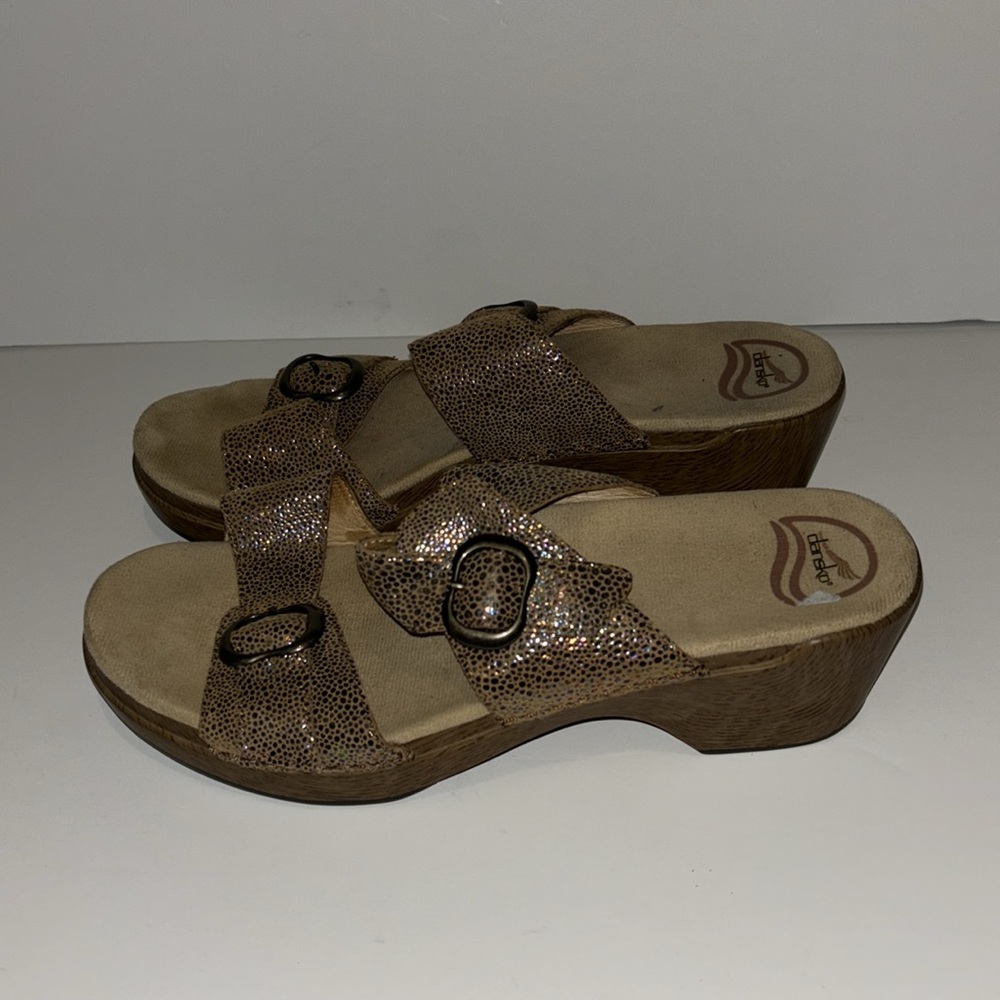 Dansko Shoes | Dansko Sophie
Metallic Tan Pebbled Leather... - Picture 4 of 7